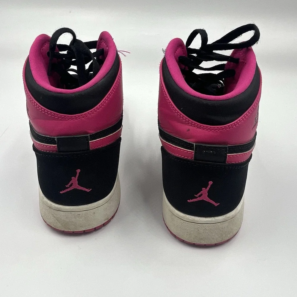 Nike Air Jordan 1 Retro High Vivid Pink‎ Sneakers Size 9Y No box